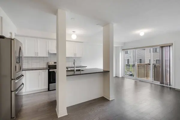79 Caspian SQ #267, Clarington, ON K2V 0R3