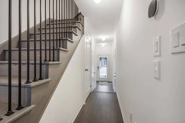 79 Caspian SQ #267, Clarington, ON K2V 0R3