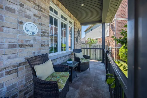 51 Brough CT, Clarington, ON L1C 0B7