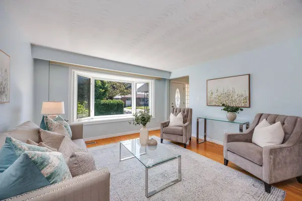 12 Sunset RD, Clarington, ON L1C 2E6