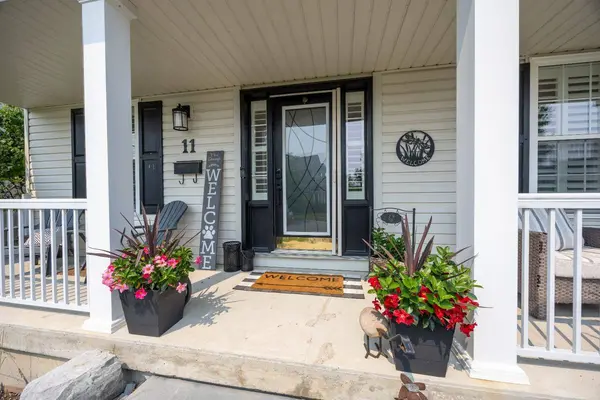 11 Greenaway CIR, Port Hope, ON L1A 0B9
