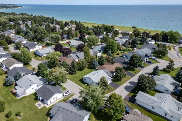 10 Niagara TRL, Clarington, ON L1B 1A2