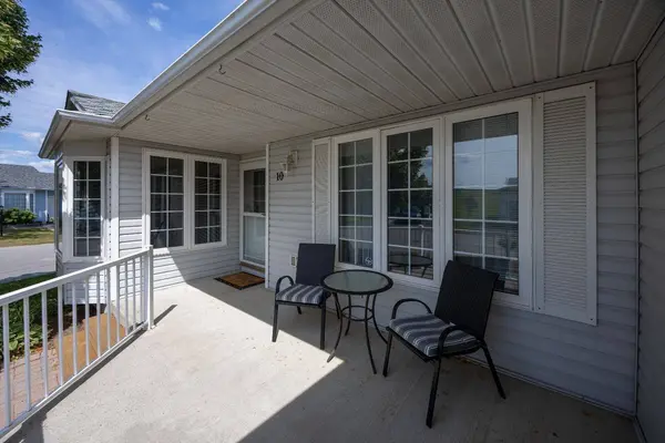 10 Niagara TRL, Clarington, ON L1B 1A2