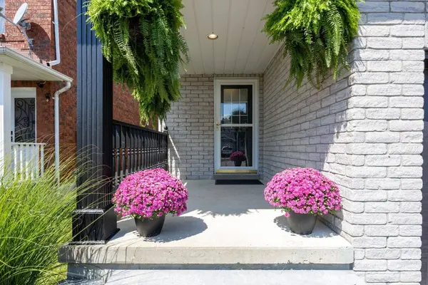 20 Wilkins CRES, Clarington, ON L1E 3B8