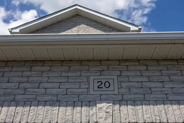 20 Wilkins CRES, Clarington, ON L1E 3B8