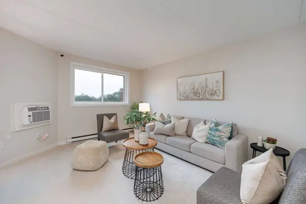 144 Queen ST #504, Clarington, ON L1C 1M9