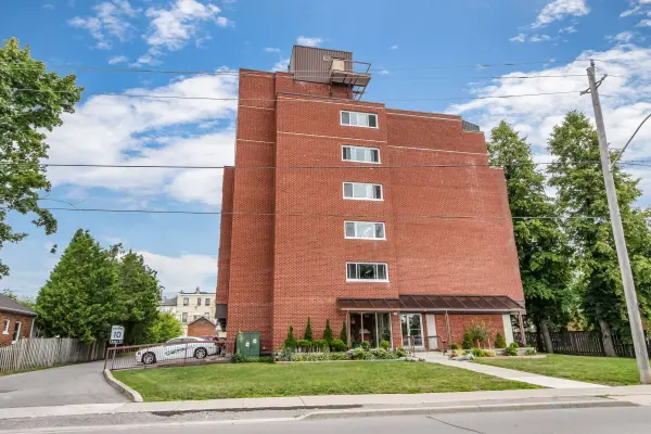 144 Queen ST #504, Clarington, ON L1C 1M9