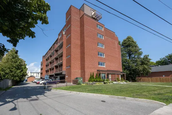 144 Queen ST #504, Clarington, ON L1C 1M9