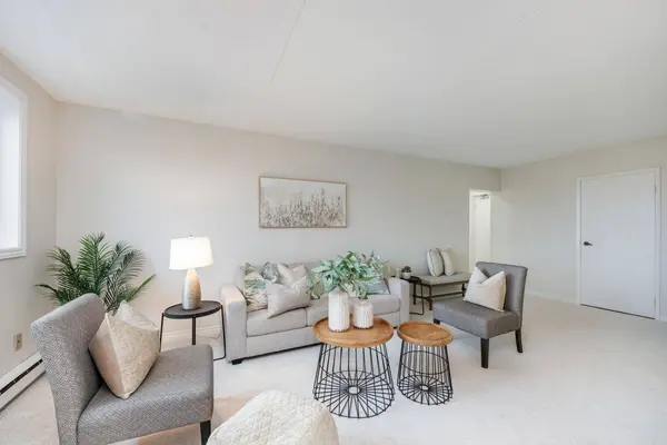 144 Queen ST #504, Clarington, ON L1C 1M9