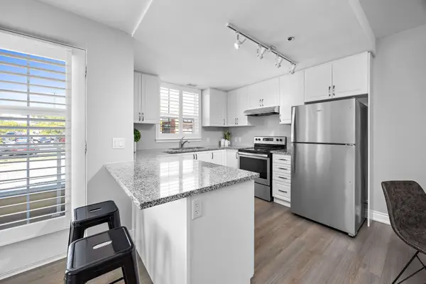 21 Brookhouse DR #216, Clarington, ON L1B 0V4