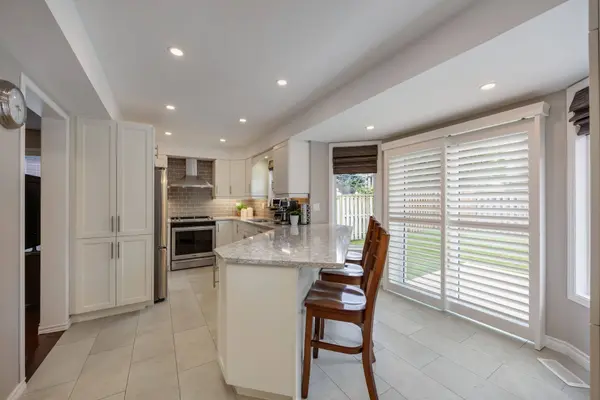 75 Bonathon CRES, Clarington, ON L1C 5B9