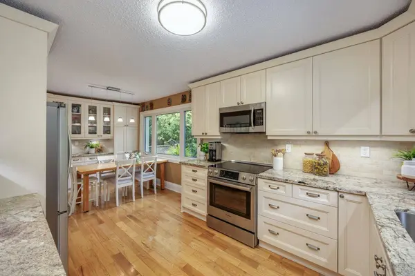982 Porter RD, Kawartha Lakes, ON L0A 1A0