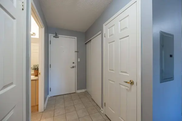 106 Aspen Springs DR #108, Clarington, ON L1C 5N7