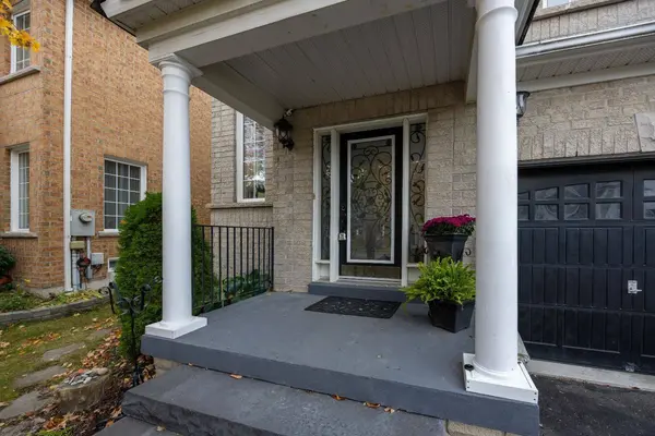 3 Durling Rock ST, Ajax, ON L1Z 1S4