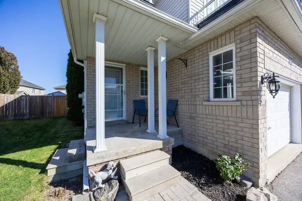 213 Hutton PL, Clarington, ON L1C 5K1