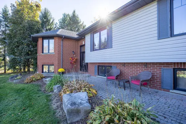 96 Potters LN, Clarington, ON L0B 1J0