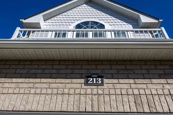 213 Hutton PL, Clarington, ON L1C 5K1