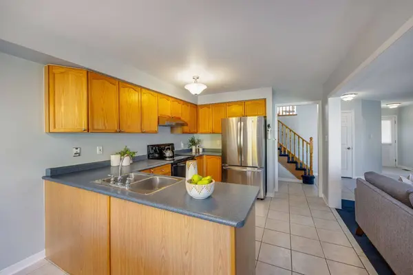 213 Hutton PL, Clarington, ON L1C 5K1