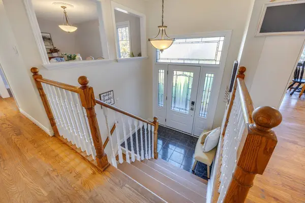 96 Potters LN, Clarington, ON L0B 1J0