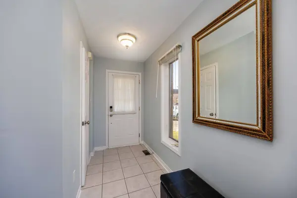 213 Hutton PL, Clarington, ON L1C 5K1