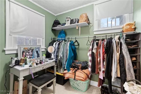 211 Isabelle ST, Brilliant, OH 43913