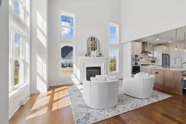 N67W13238 West View Cir, Menomonee Falls, WI 53051