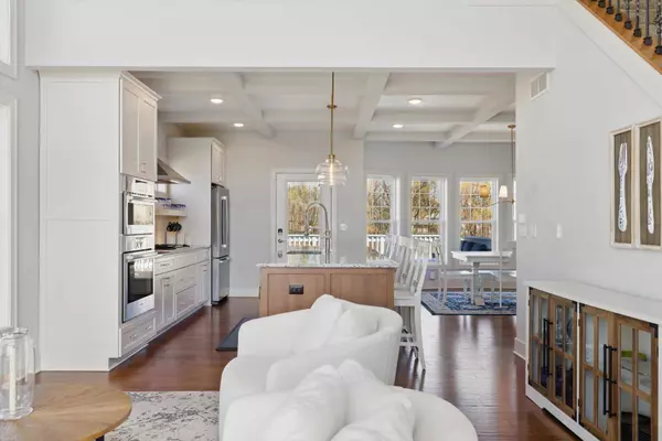 N67W13238 West View Cir, Menomonee Falls, WI 53051