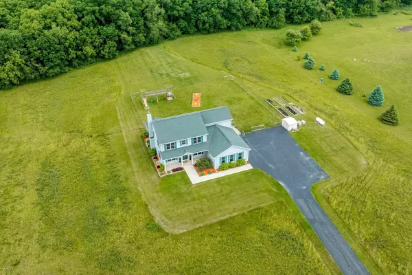 28900 Rowntree Rd, Rochester, WI 53105