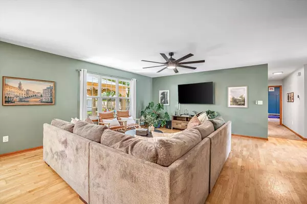 11123 W Edgerton Ave, Hales Corners, WI 53130