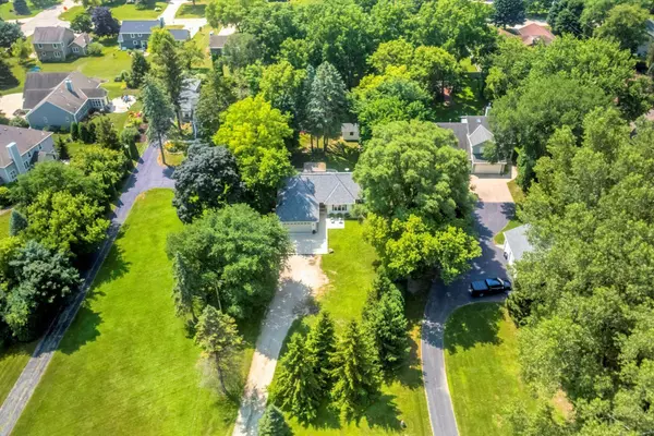 11123 W Edgerton Ave, Hales Corners, WI 53130