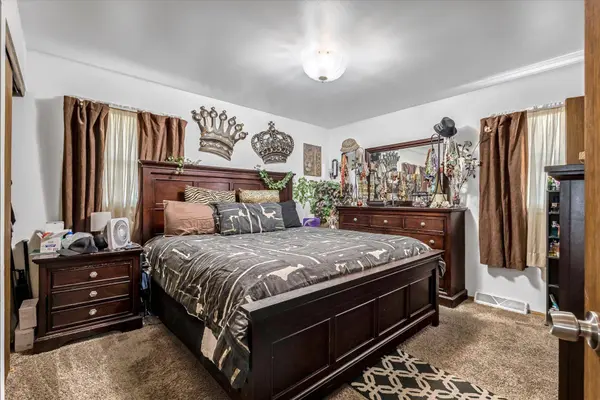 10353 W Sylvia St, Milwaukee, WI 53224