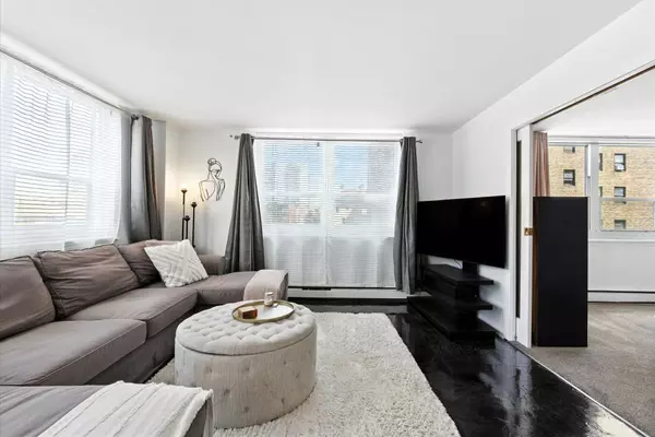 1707 N Prospect Ave Unit 2C, Milwaukee, WI 53202