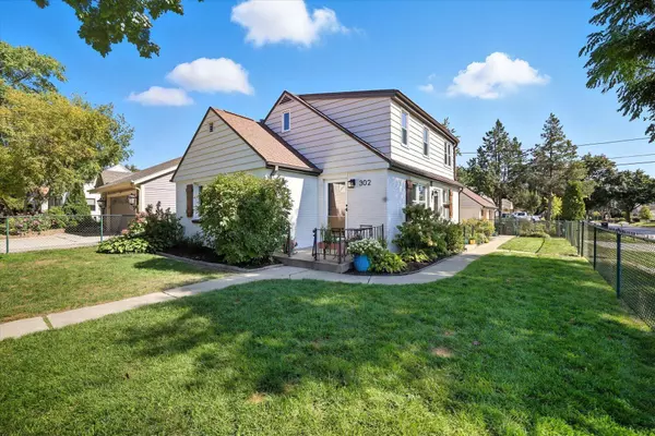 302 N 111th St, Wauwatosa, WI 53226