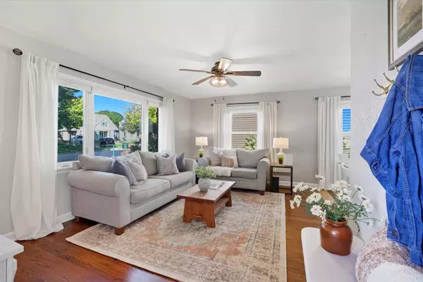 302 N 111th St, Wauwatosa, WI 53226