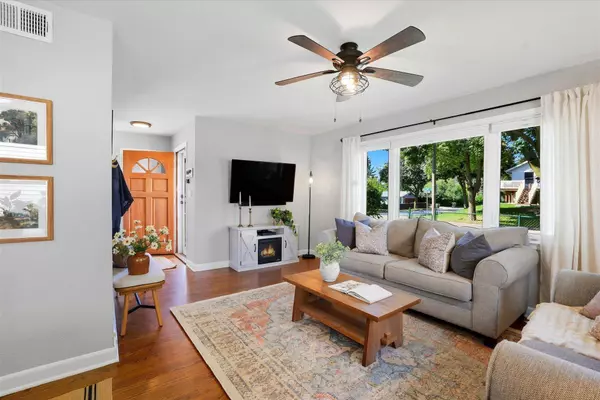 302 N 111th St, Wauwatosa, WI 53226