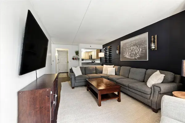 270 E Highland Ave Unit 244, Milwaukee, WI 53202