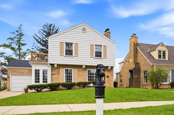 2565 N 84th St, Wauwatosa, WI 53226