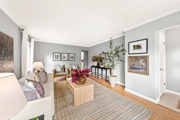 4225 N 95th St, Wauwatosa, WI 53222