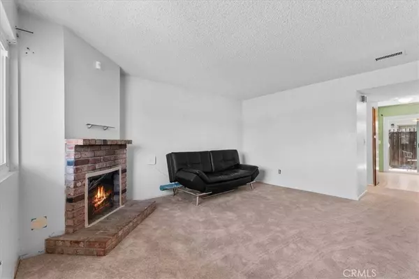 9100 Acacia AVE #6, Fontana, CA 92335