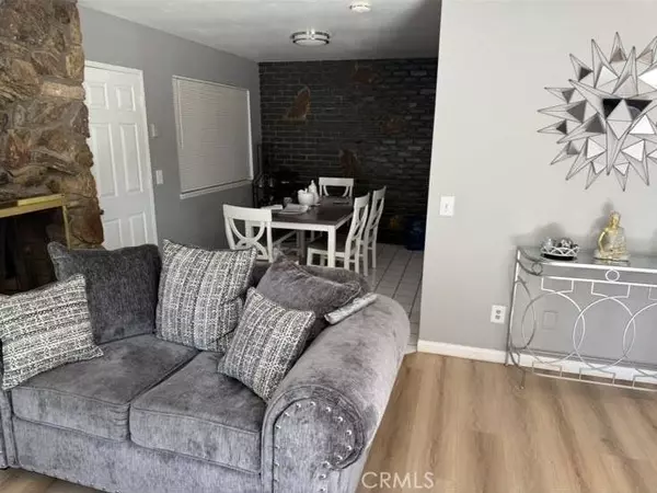 1226 Sunkist CIR, Corona, CA 92882