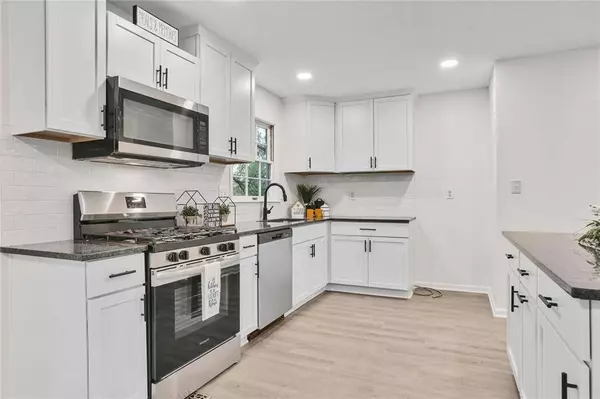 9909 NW Blum RD, Kansas City, MO 64152