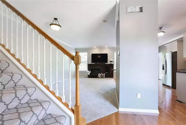 15940 Linden ST, Overland Park, KS 66085