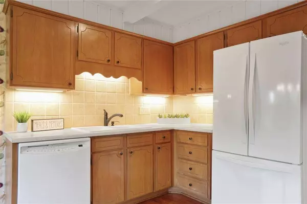 6705 Dawn LN, Kansas City, MO 64151