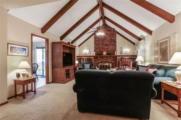 9719 NW 71st ST, Kansas City, MO 64152