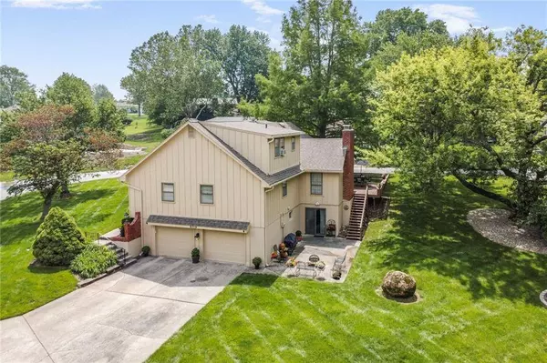 9719 NW 71st ST, Kansas City, MO 64152