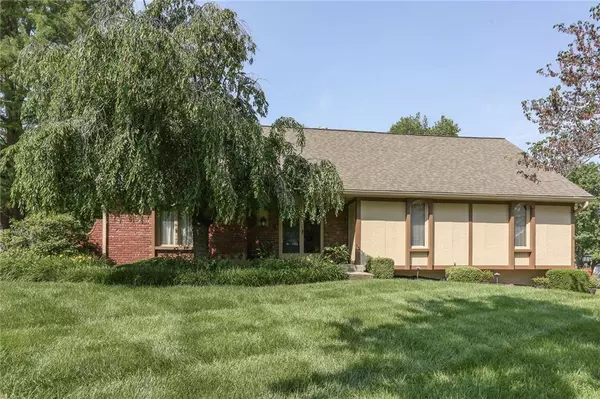 9719 NW 71st ST, Kansas City, MO 64152