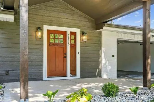 7810 NW Bluegrass DR, Parkville, MO 64152