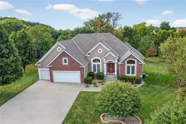 13602 Short CIR, Smithville, MO 64089