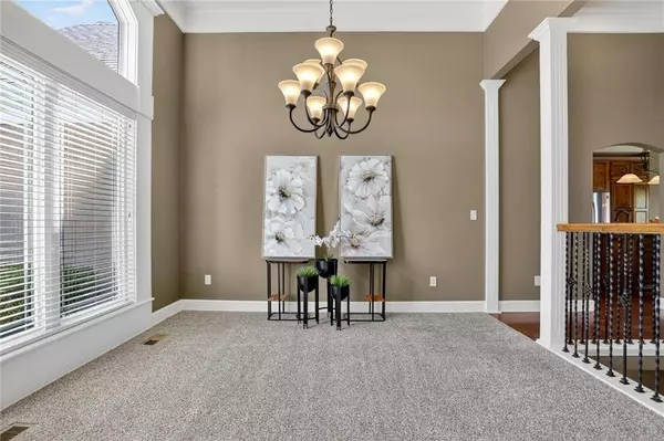 13602 Short CIR, Smithville, MO 64089