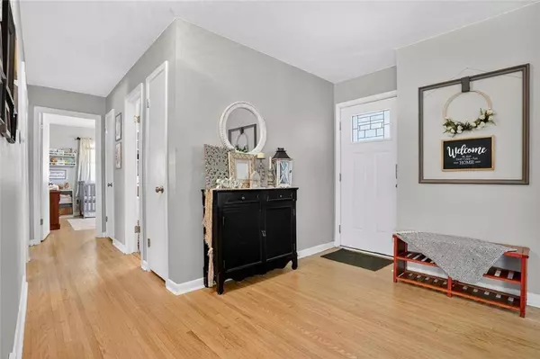 7709 Crescent AVE, Raytown, MO 64138